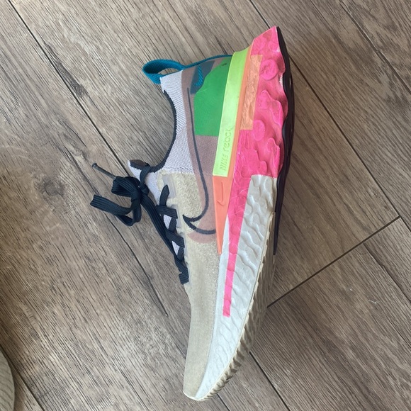 NIKE REACT SZ 8 WOMENS BEIGE W NEON COLORS GOOD COND - Picture 5 of 7